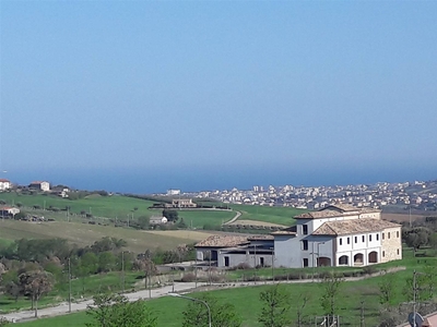 Appartamento in vendita a Colonnella Teramo