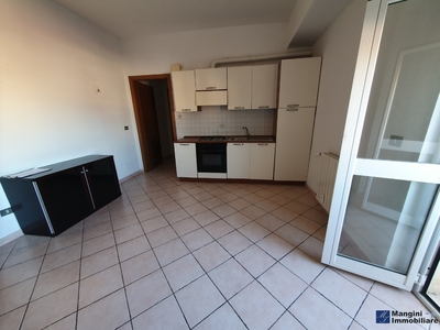 Bilocale a Livorno, 43 m², ultimo piano, ascensore, buono stato