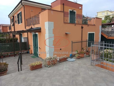 Bilocale in Strada Privata Terrazzi, Diano Marina, giardino privato