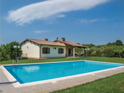 Casa a Piansano con terrazza coperta