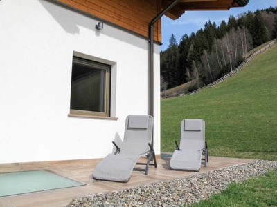 Casa a Sarentino con barbecue, terrazza e sauna + bella vista