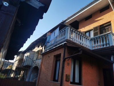 Casa semi indipendente in vendita a Biella Chiavazza/vaglio