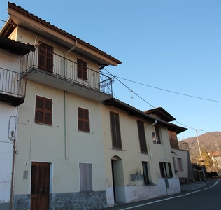 Casa semi indipendente in vendita a Bioglio Biella