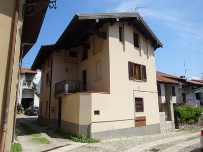 Casa singola in vendita a Baveno Verbania Oltrefiume