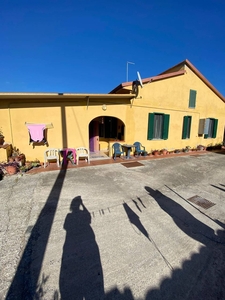 Casa singola in vendita a Massa Massa Carrara Periferia