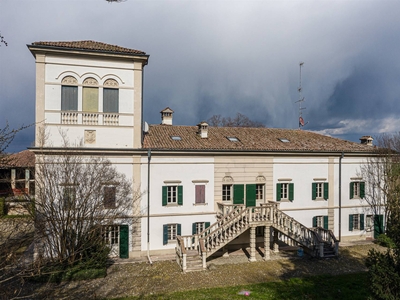 Colonica in Strada Gherbella in zona Modena Est a Modena