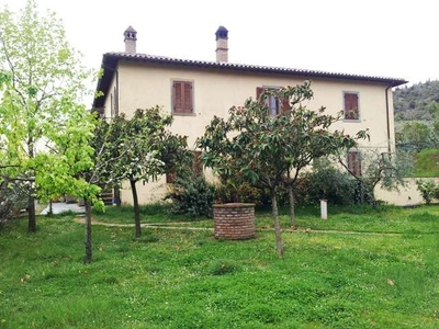 Colonica in vendita a Cortona Arezzo Terontola