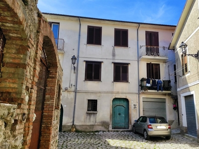 Palazzo in vendita a Montella Avellino