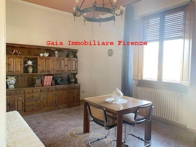 Quadrilocale a Firenze, 1 bagno, 110 m², 3° piano, ascensore