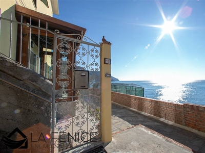 Quadrilocale in ottime condizioni in zona Corniglia a Vernazza