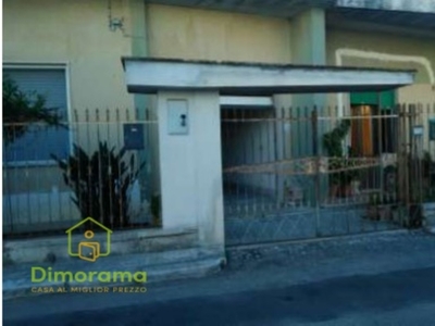 Quadrilocale in Via Enrico Erriquez n. 11, Lecce, 2 bagni, 120 m²