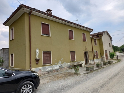 Rustico casale in vendita a Castell'arquato Piacenza San Lorenzo Vigolo Marchese