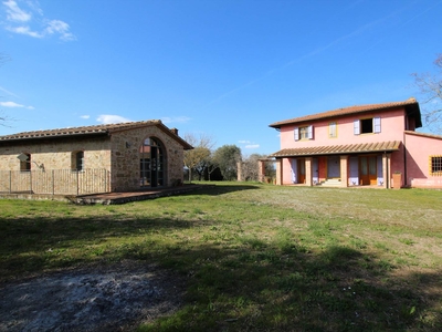 Rustico casale in vendita a Gambassi Terme Firenze