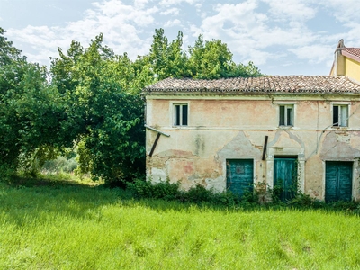 Rustico casale in vendita a Monte San Vito Ancona