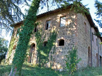 Rustico casale in vendita a Monticiano Siena