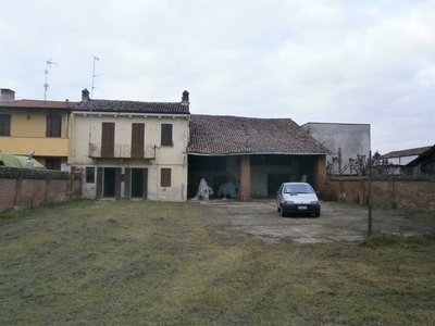 Rustico casale in vendita a Mortara Pavia