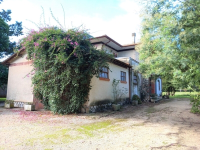 Rustico in Strada Statale Pontina 0, Latina, 6 locali, 2 bagni, 270 m²