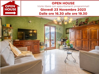 Trilocale in Via Cristoforo Colombo, Barlassina, 1 bagno, 105 m²