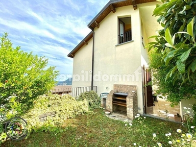 Villa in Via Roncale, Lecco, 4 locali, 2 bagni, con box, 205 m²