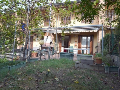 Villa a schiera a Lodi, 4 locali, 3 bagni, giardino privato, 200 m²