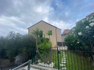 Villa a schiera a Pietra Ligure