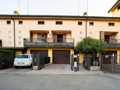 Villa a schiera in ottime condizioni a Correggio