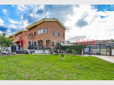 Villa a schiera in vendita a Roma, Via Francesco Aquilanti , 30 - Roma, RM