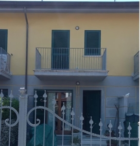 Villa a schiera in Via Alvi Picchi 5, Viareggio, 8 locali, 3 bagni