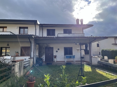 Villa bifamiliare in vendita a Magliano De' Marsi L'aquila