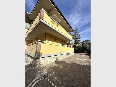 Villa bifamiliare in vendita a Minturno, Via Santa Reparata - Minturno, LT