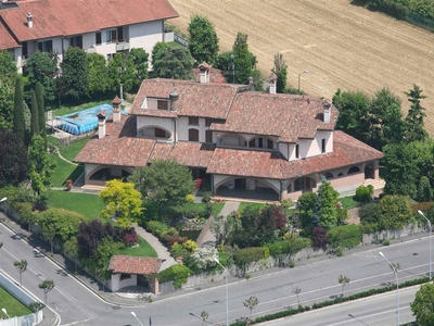 Villa bifamiliare in vendita a Pontirolo Nuovo Bergamo