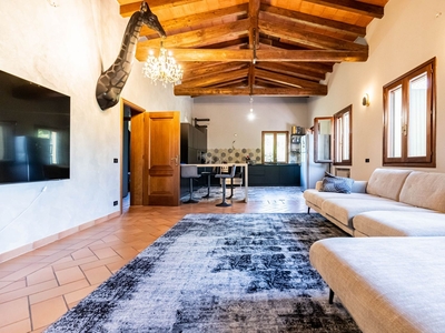 Villa in ottime condizioni in zona Ganaceto a Modena