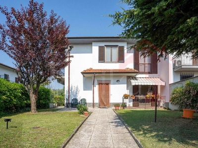 Villa in vendita a Bornasco Pavia