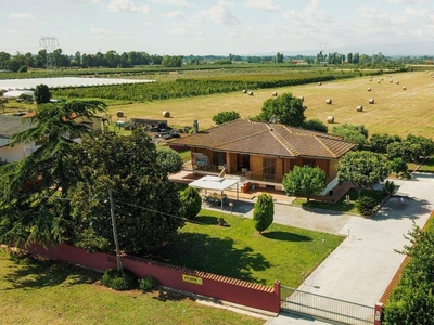 Villa in vendita a Latina Borgo Montello
