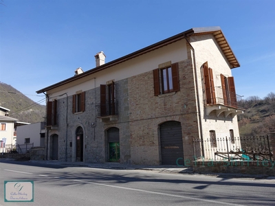 Villa in vendita a Roccafluvione Ascoli Piceno