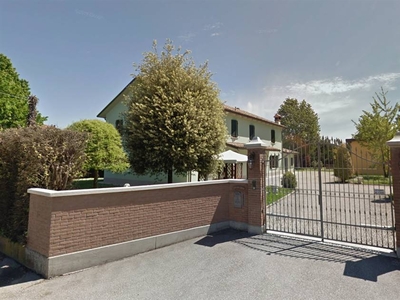 Villa in Via Cesis 7 a Campagnola Emilia
