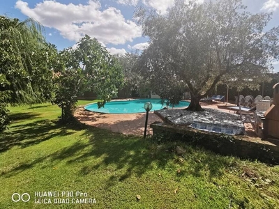 appartamento di 150 mq. in villa con piscina privata e vasca idromassaggio