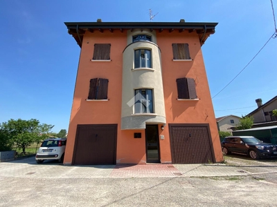 Appartamento in vendita a Castelnovo Di Sotto