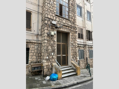 Bilocale in Vendita a Salerno, zona ZONA VESTUTI, 185'000€, 60 m²