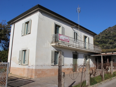 Casa Indipendente a Cassino in Via Casilina Nord