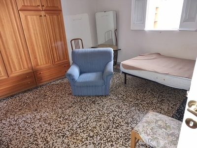 Casa Indipendente in Vendita a Taranto, 68'000€, 130 m²