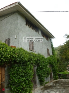 Casa indipendente in Vendita in Via Pero 208 a Varazze
