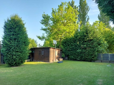 Casa semindipendente con giardino privato e garage, via Emilia Est, Modena