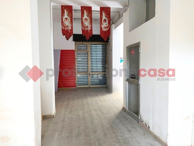 Negozio in Vendita a Livorno, 300'000€, 200 m²