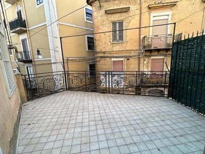 Quadrilocale in Vendita a Caltanissetta, 38'000€, 177 m²