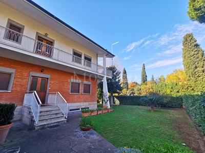 Villa a Roma in Via Amipsia, Casal Palocco