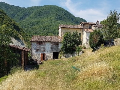 rustico / casale in vendita a Castel d'Aiano