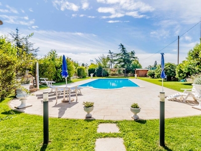 villa indipendente in vendita a Castel Sant'Elia