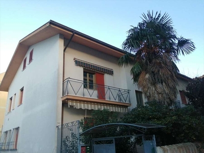 Appartamento in Affitto a Pescara Via Giovanni De Caesaris