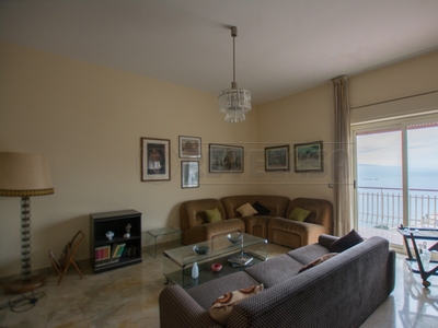 Appartamento in Strada Panoramica dello Stretto 2200, Messina, 200 m²